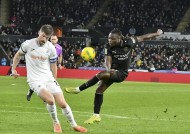 德甲转会期走向成谜；曼城造点机会；压力陡增；年轻球员得到机会(德甲日本球员转会)-开云体育入口