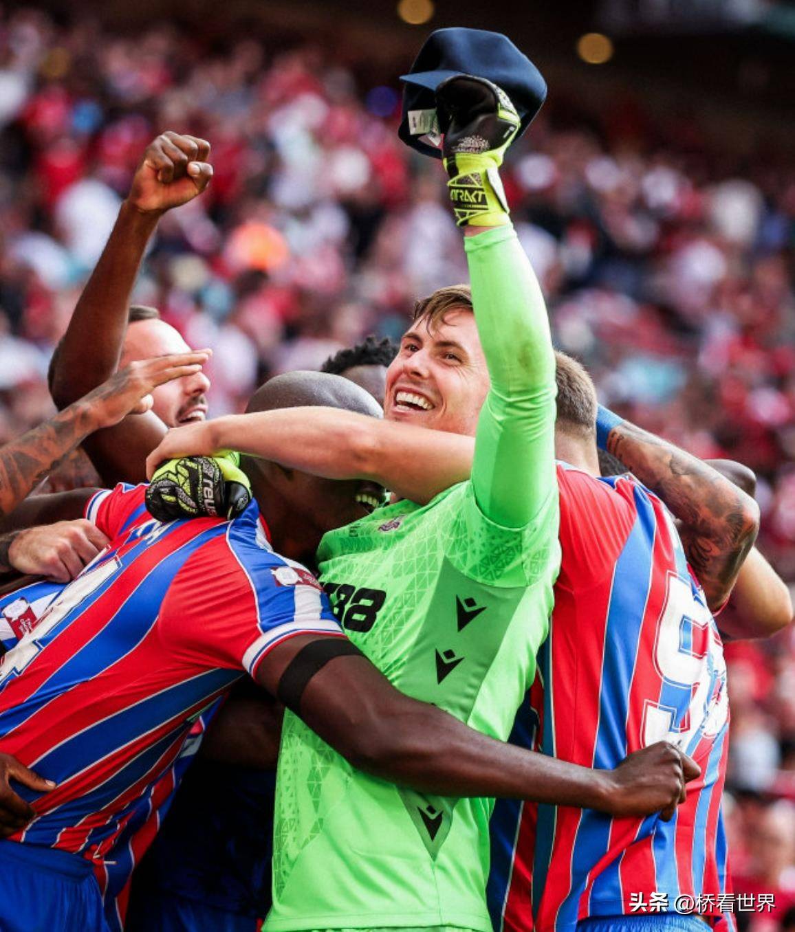 关于社区盾赛程吃紧；利物浦今晨更衣室发声；悬念犹存；赛季目标并未改变的信息